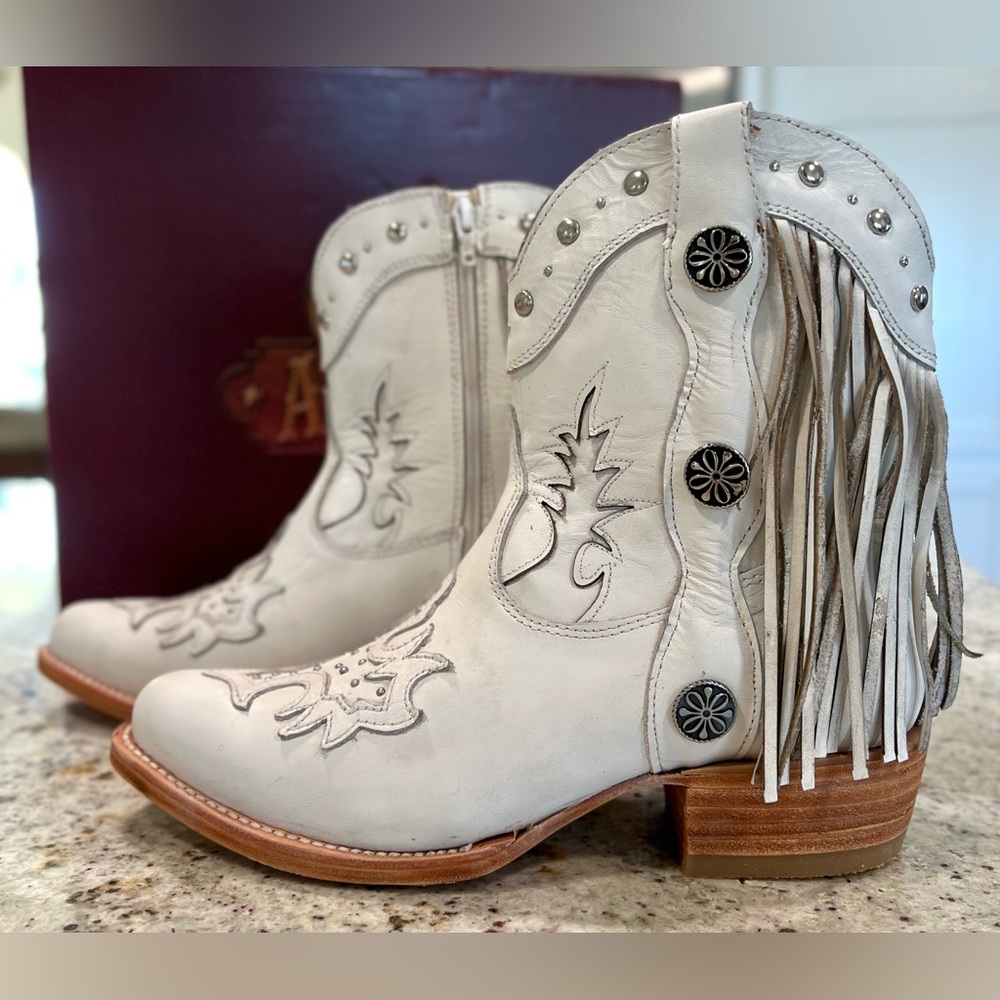 ANGUS Genuine Leather White Fringe & Concho Western Cowboy Ankle Boots NWT